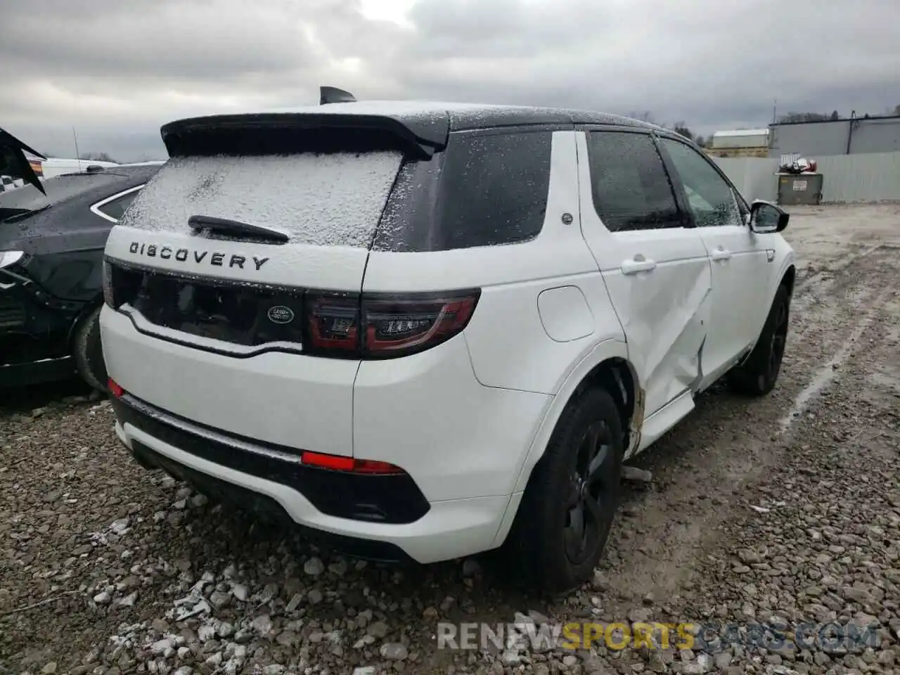 4 Photograph of a damaged car SALCT2FXXLH862676 LAND ROVER DISCOVERY 2020