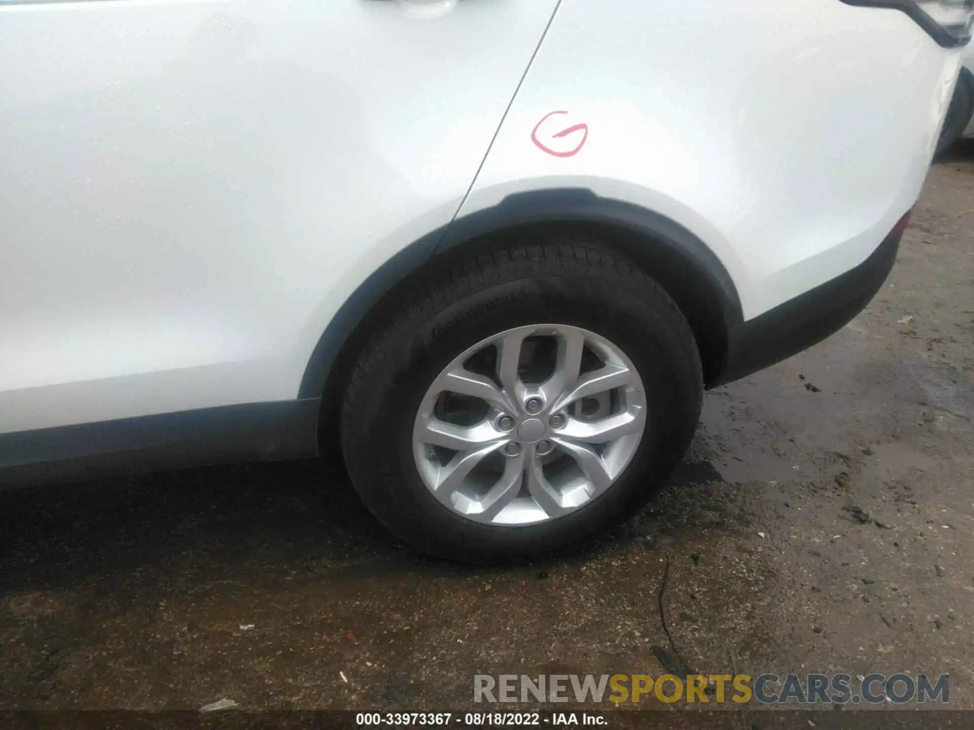 13 Photograph of a damaged car SALRG2RV0L2423059 LAND ROVER DISCOVERY 2020