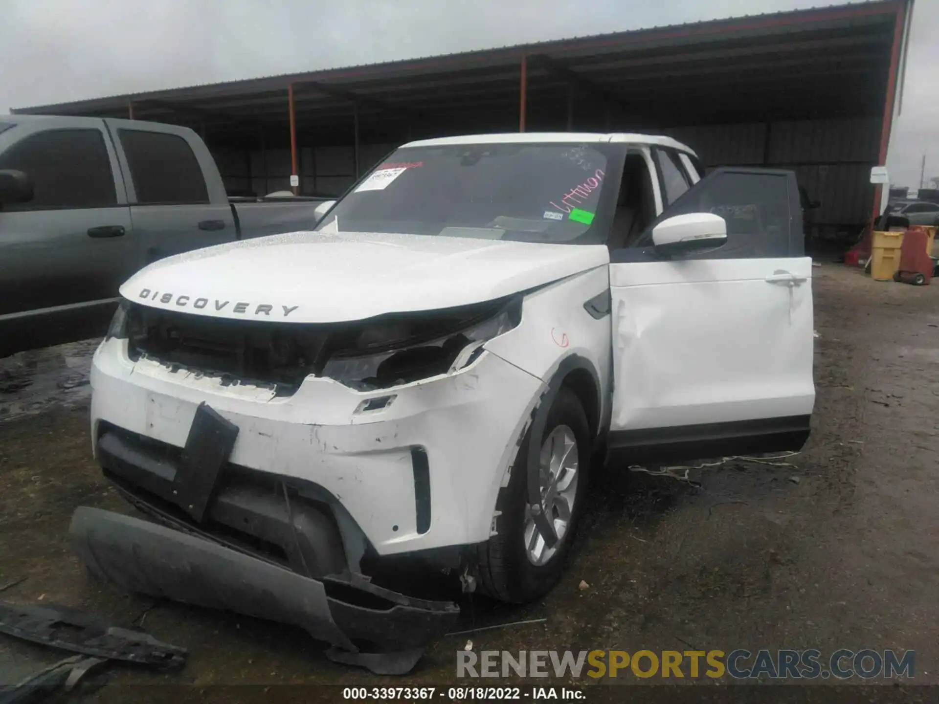 2 Photograph of a damaged car SALRG2RV0L2423059 LAND ROVER DISCOVERY 2020