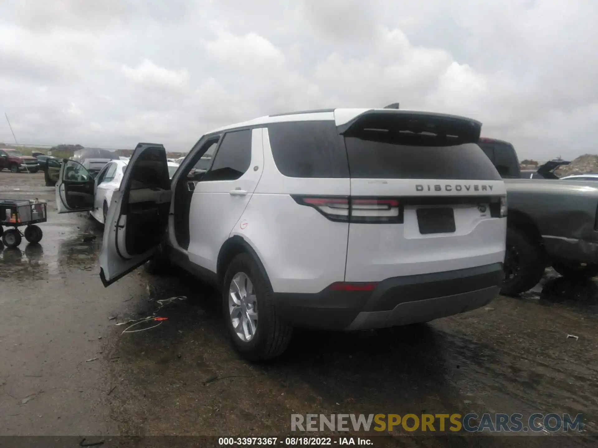 3 Photograph of a damaged car SALRG2RV0L2423059 LAND ROVER DISCOVERY 2020