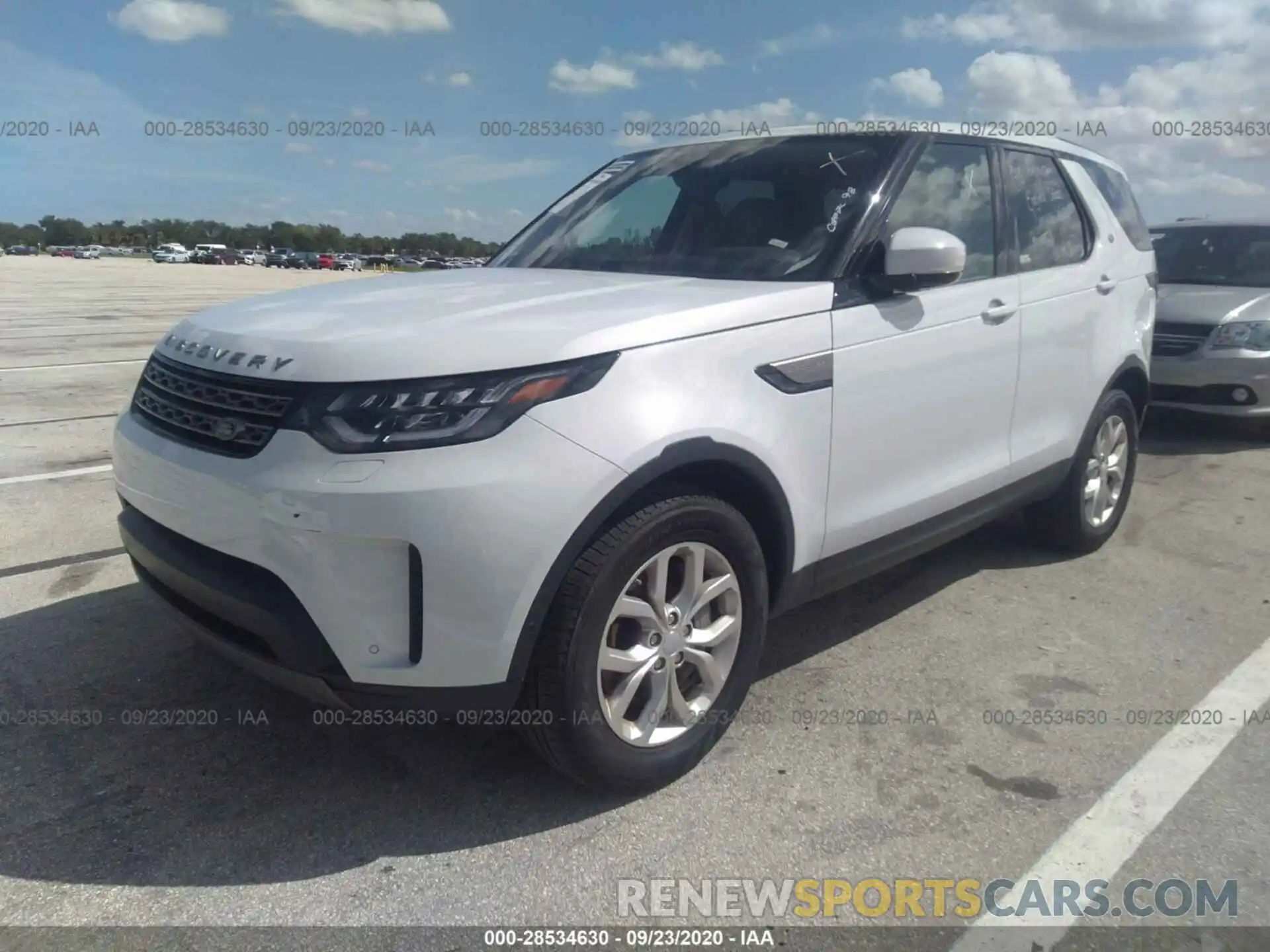 2 Photograph of a damaged car SALRG2RV0L2428407 LAND ROVER DISCOVERY 2020