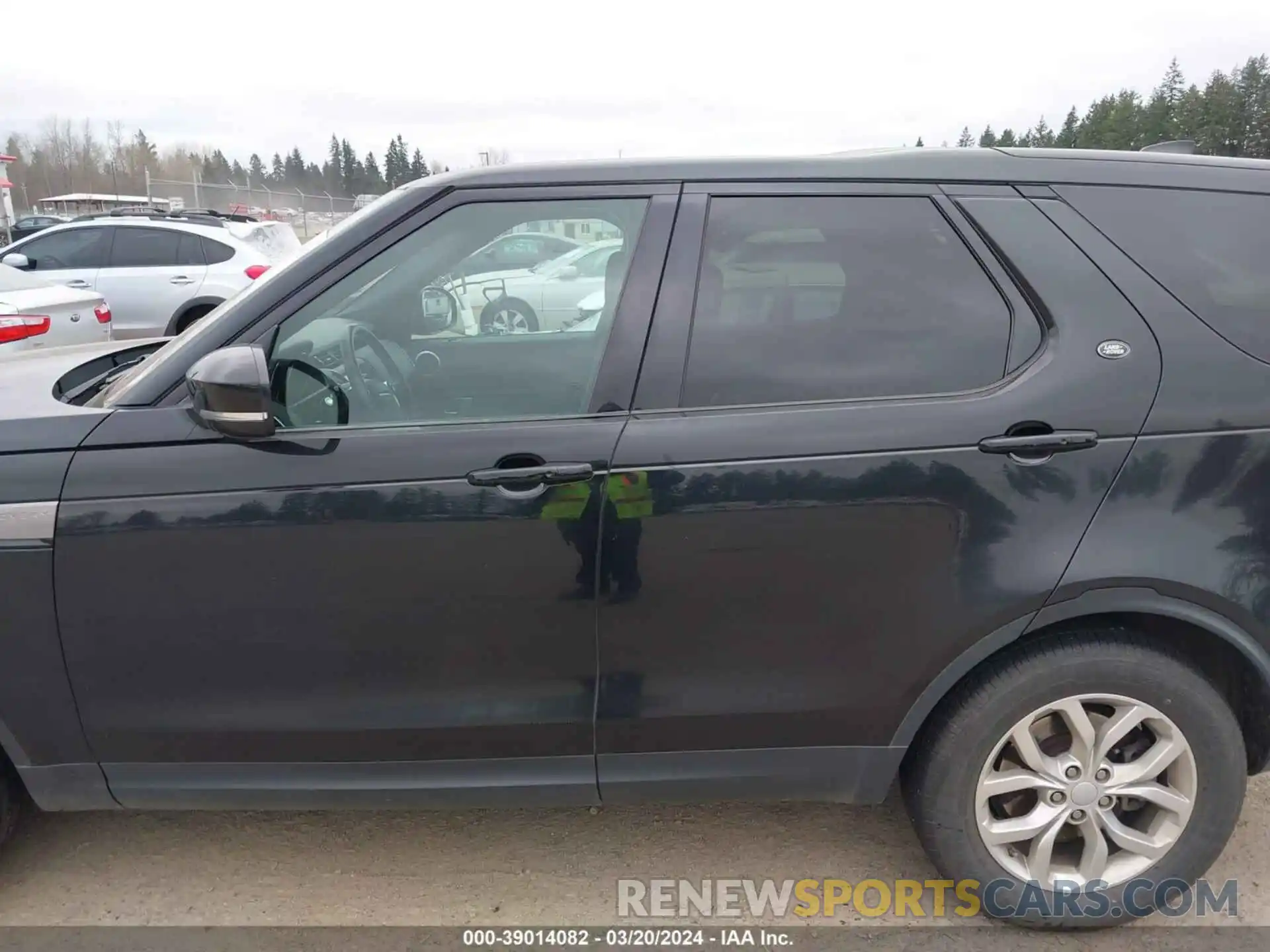 14 Photograph of a damaged car SALRG2RV0L2428469 LAND ROVER DISCOVERY 2020