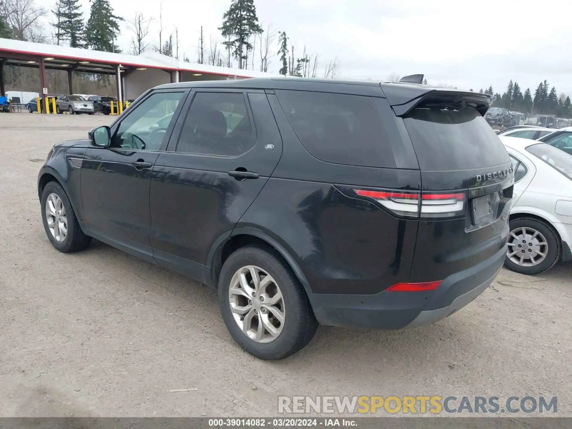 3 Photograph of a damaged car SALRG2RV0L2428469 LAND ROVER DISCOVERY 2020