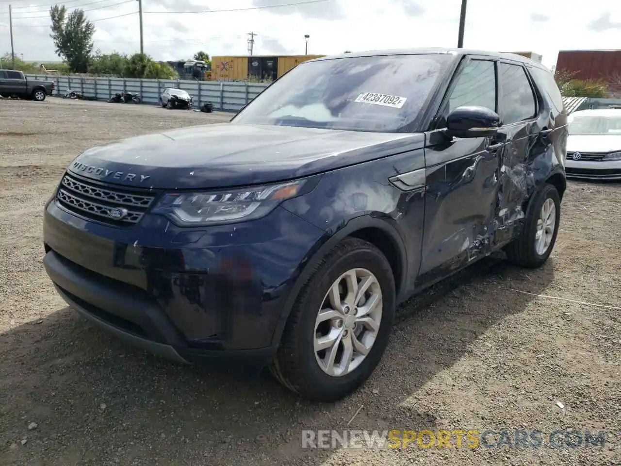 2 Photograph of a damaged car SALRG2RV0L2436121 LAND ROVER DISCOVERY 2020