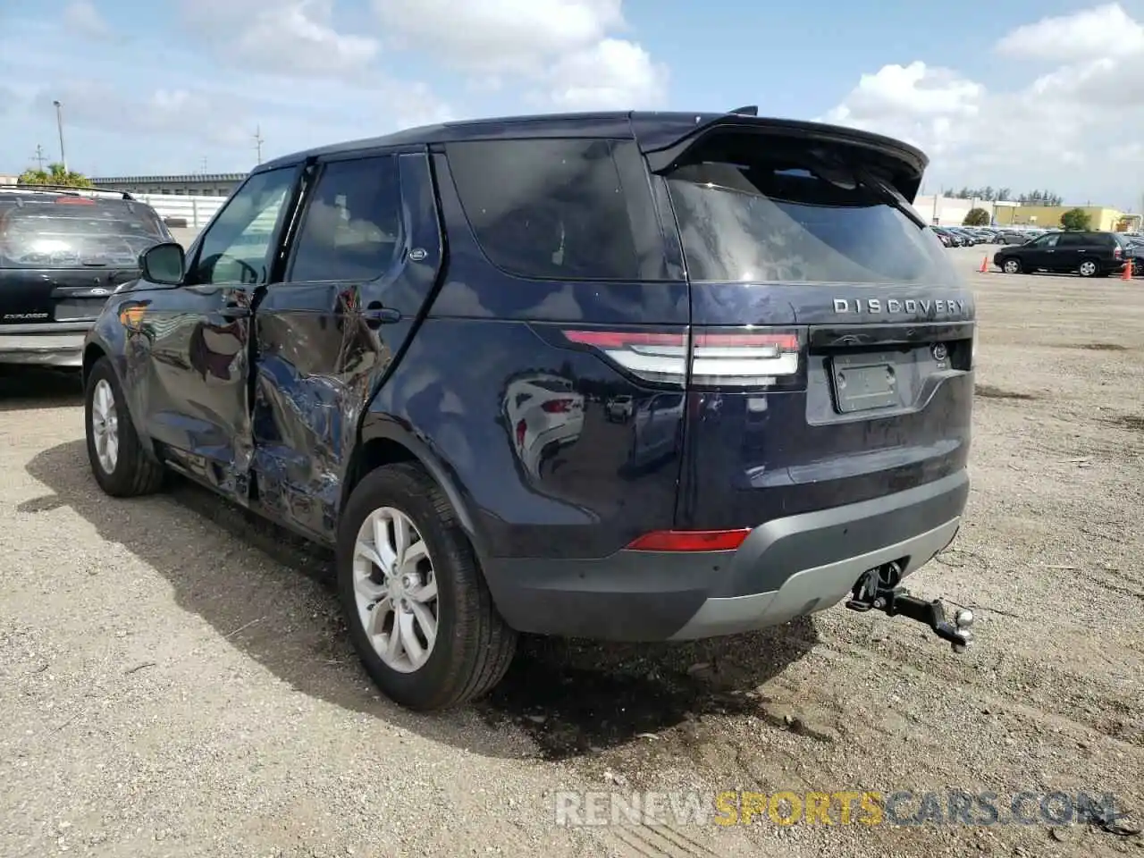 3 Photograph of a damaged car SALRG2RV0L2436121 LAND ROVER DISCOVERY 2020