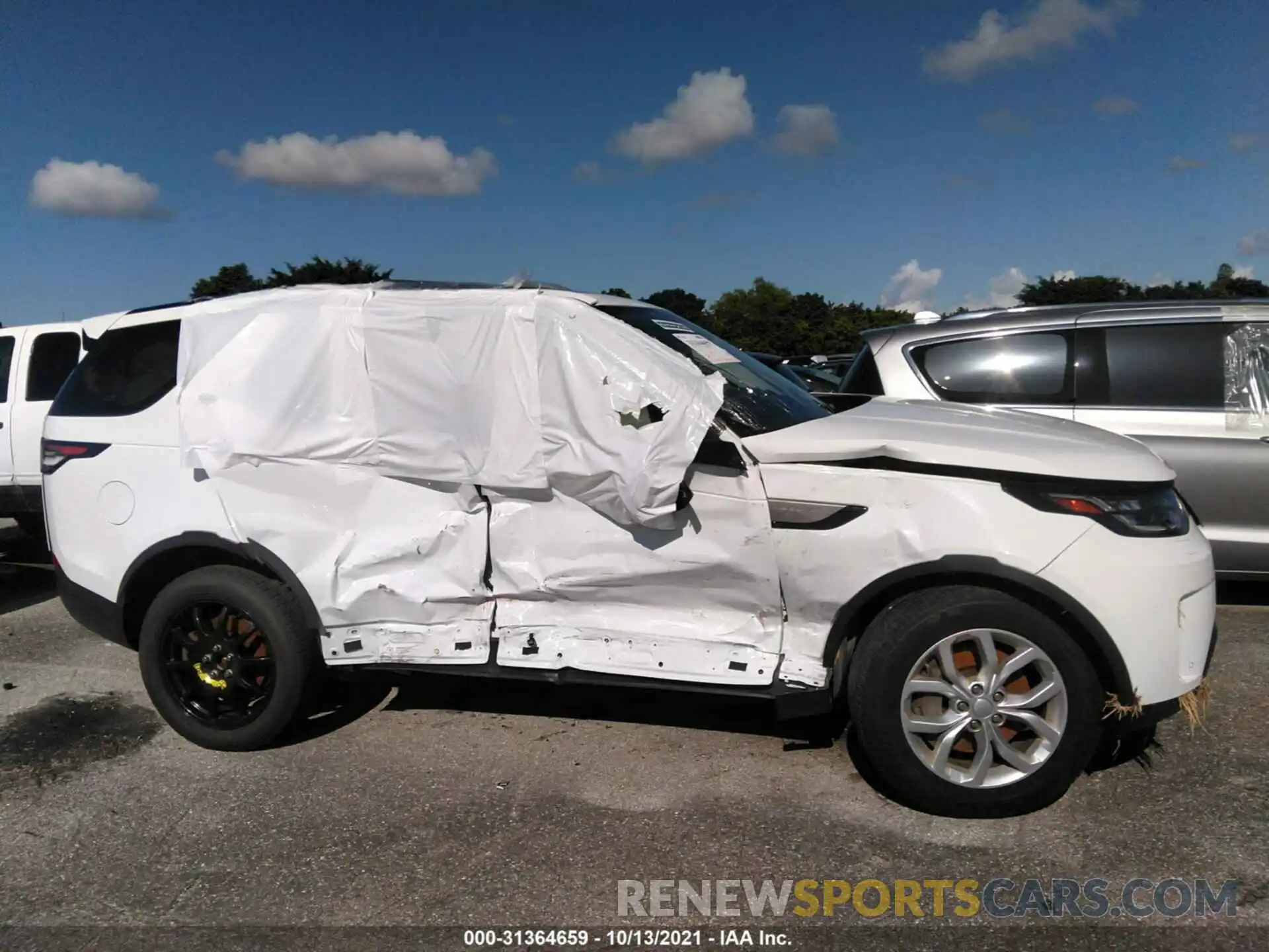 6 Photograph of a damaged car SALRG2RV1L2422115 LAND ROVER DISCOVERY 2020