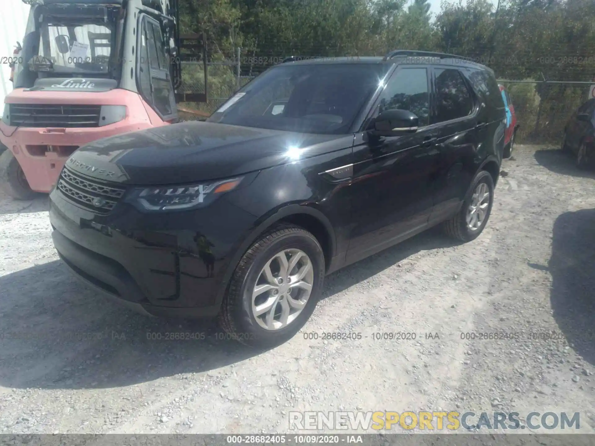 2 Photograph of a damaged car SALRG2RV1L2433289 LAND ROVER DISCOVERY 2020
