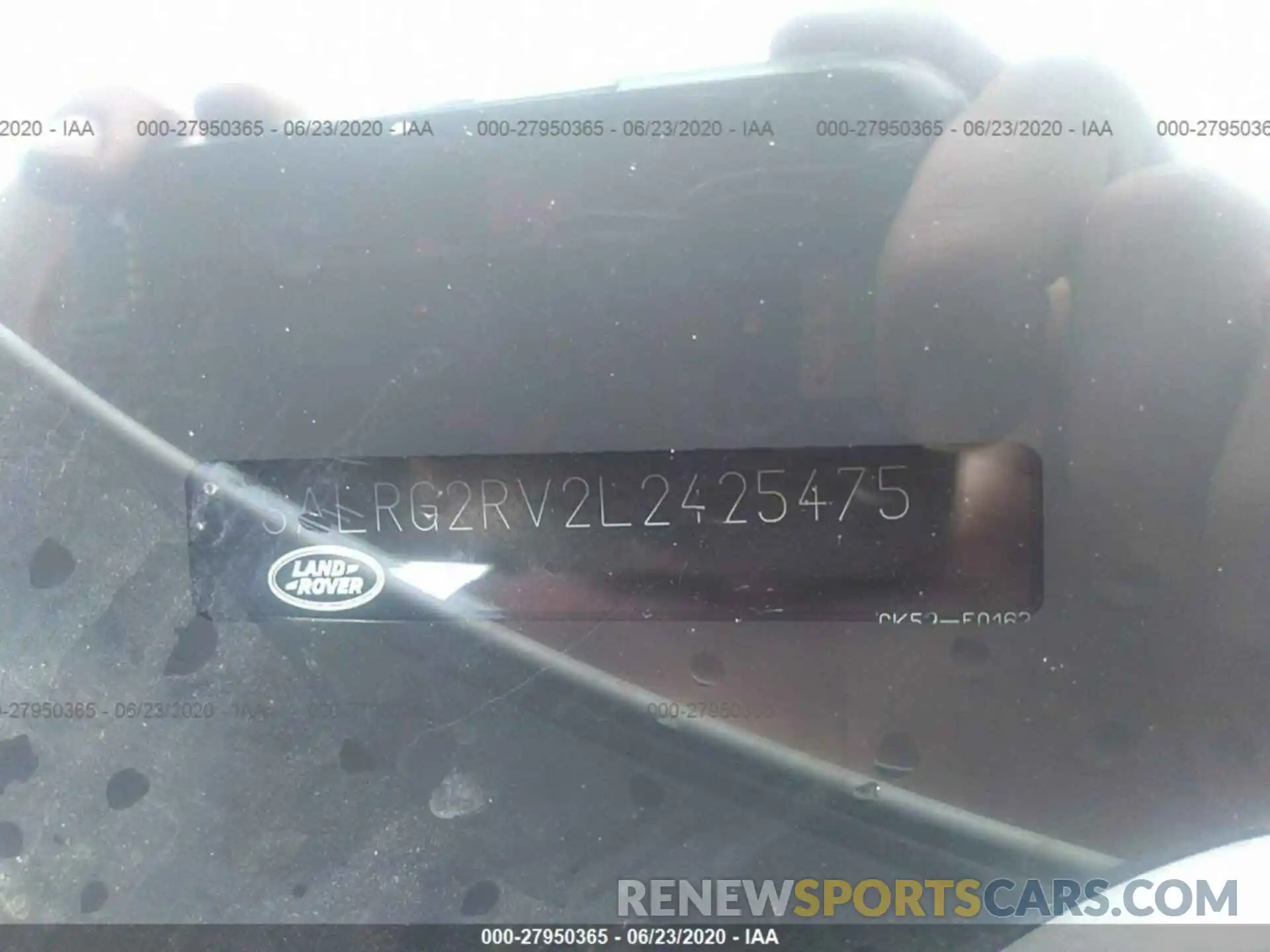 9 Photograph of a damaged car SALRG2RV2L2425475 LAND ROVER DISCOVERY 2020