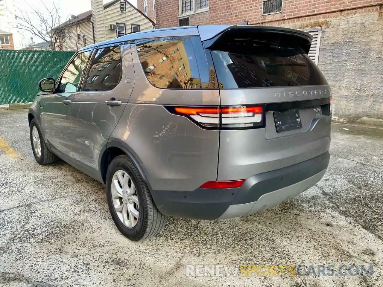 3 Photograph of a damaged car SALRG2RV3L2424108 LAND ROVER DISCOVERY 2020