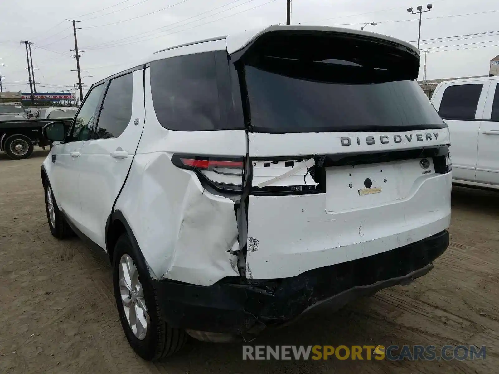 3 Photograph of a damaged car SALRG2RV3L2424285 LAND ROVER DISCOVERY 2020