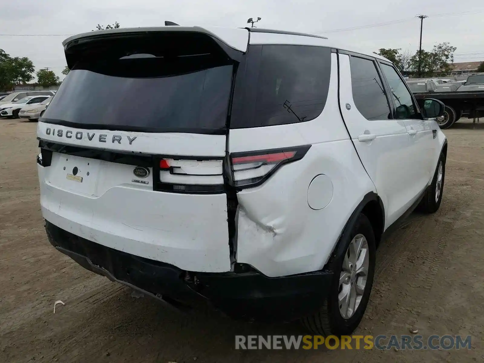 4 Photograph of a damaged car SALRG2RV3L2424285 LAND ROVER DISCOVERY 2020