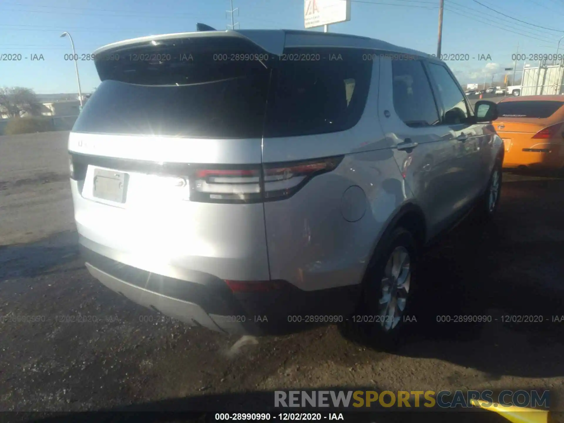 4 Photograph of a damaged car SALRG2RV3L2424299 LAND ROVER DISCOVERY 2020