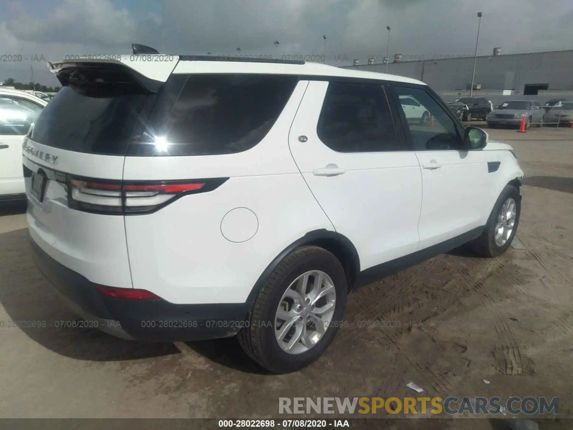 4 Photograph of a damaged car SALRG2RV3L2426232 LAND ROVER DISCOVERY 2020