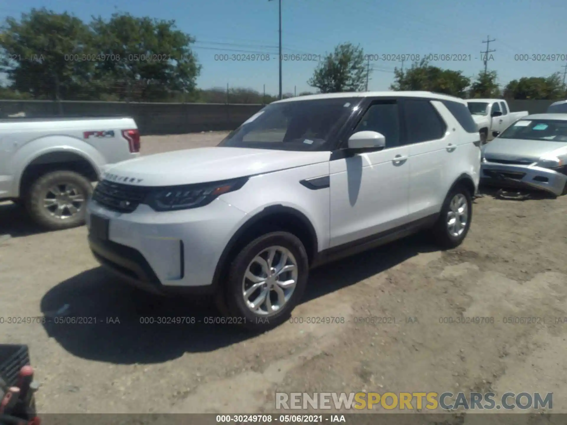 2 Photograph of a damaged car SALRG2RV4L2417250 LAND ROVER DISCOVERY 2020