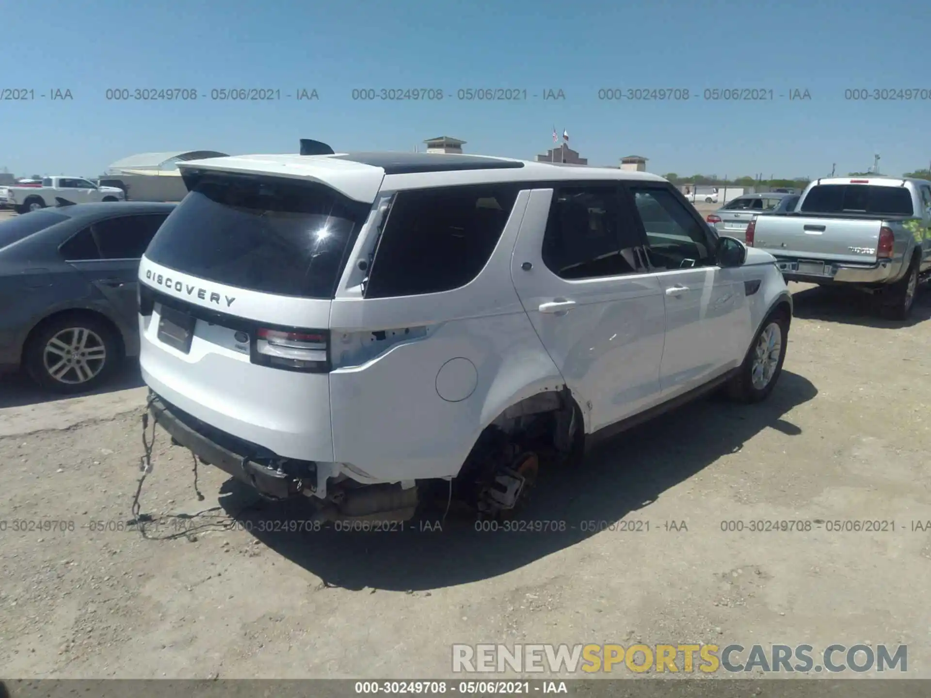 4 Photograph of a damaged car SALRG2RV4L2417250 LAND ROVER DISCOVERY 2020