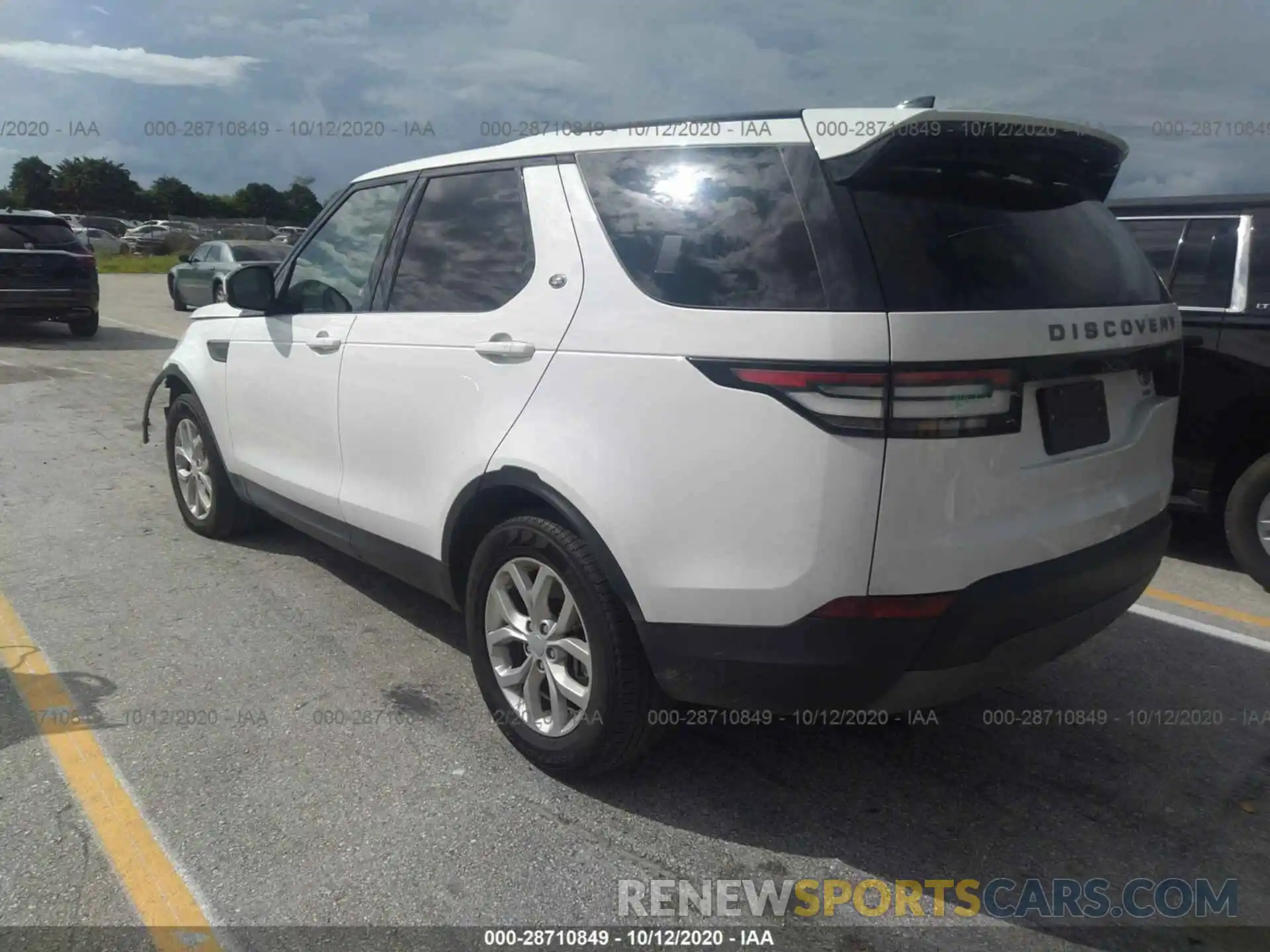 3 Photograph of a damaged car SALRG2RV4L2422688 LAND ROVER DISCOVERY 2020