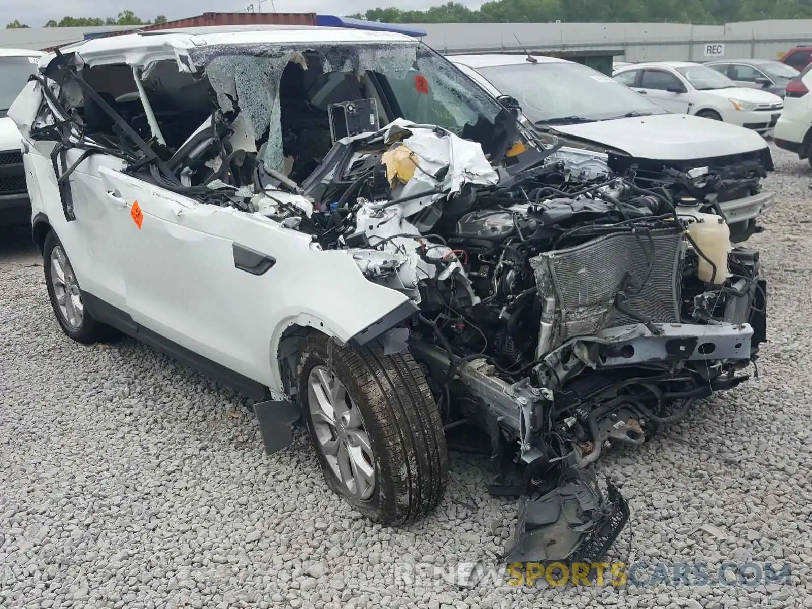 1 Photograph of a damaged car SALRG2RV4L2428233 LAND ROVER DISCOVERY 2020