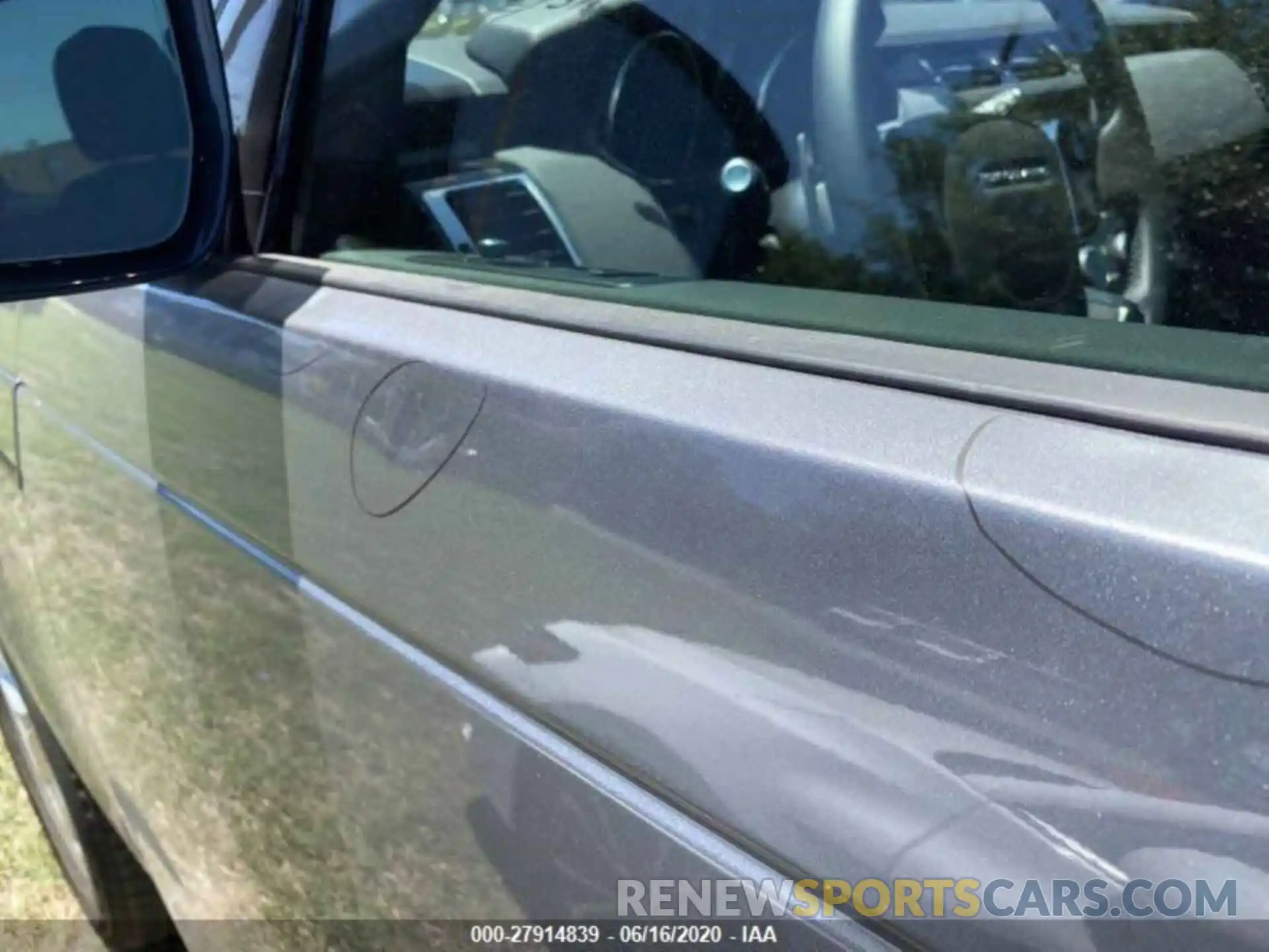 4 Photograph of a damaged car SALRG2RV5L2425129 LAND ROVER DISCOVERY 2020