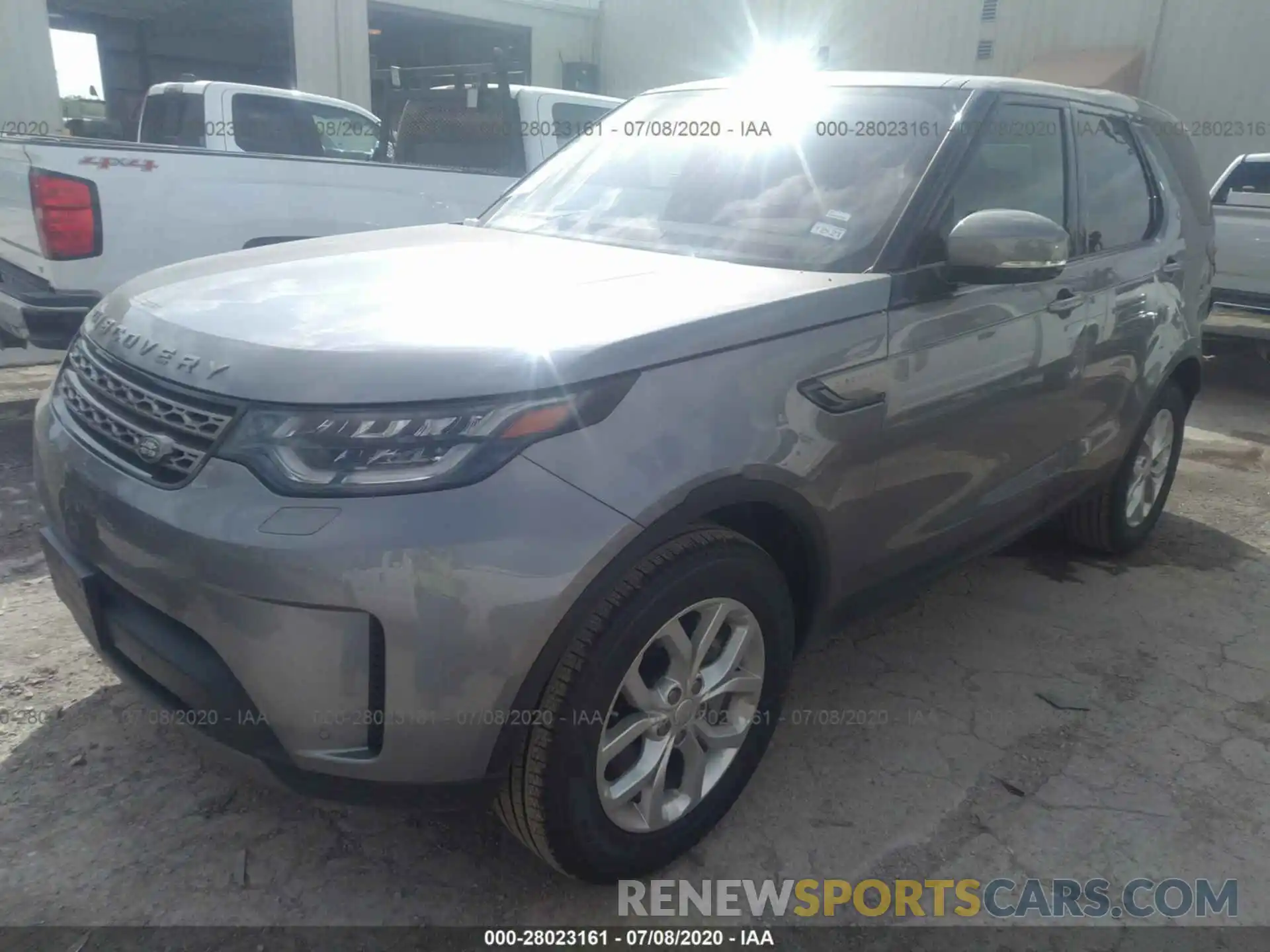 2 Photograph of a damaged car SALRG2RV5L2428905 LAND ROVER DISCOVERY 2020