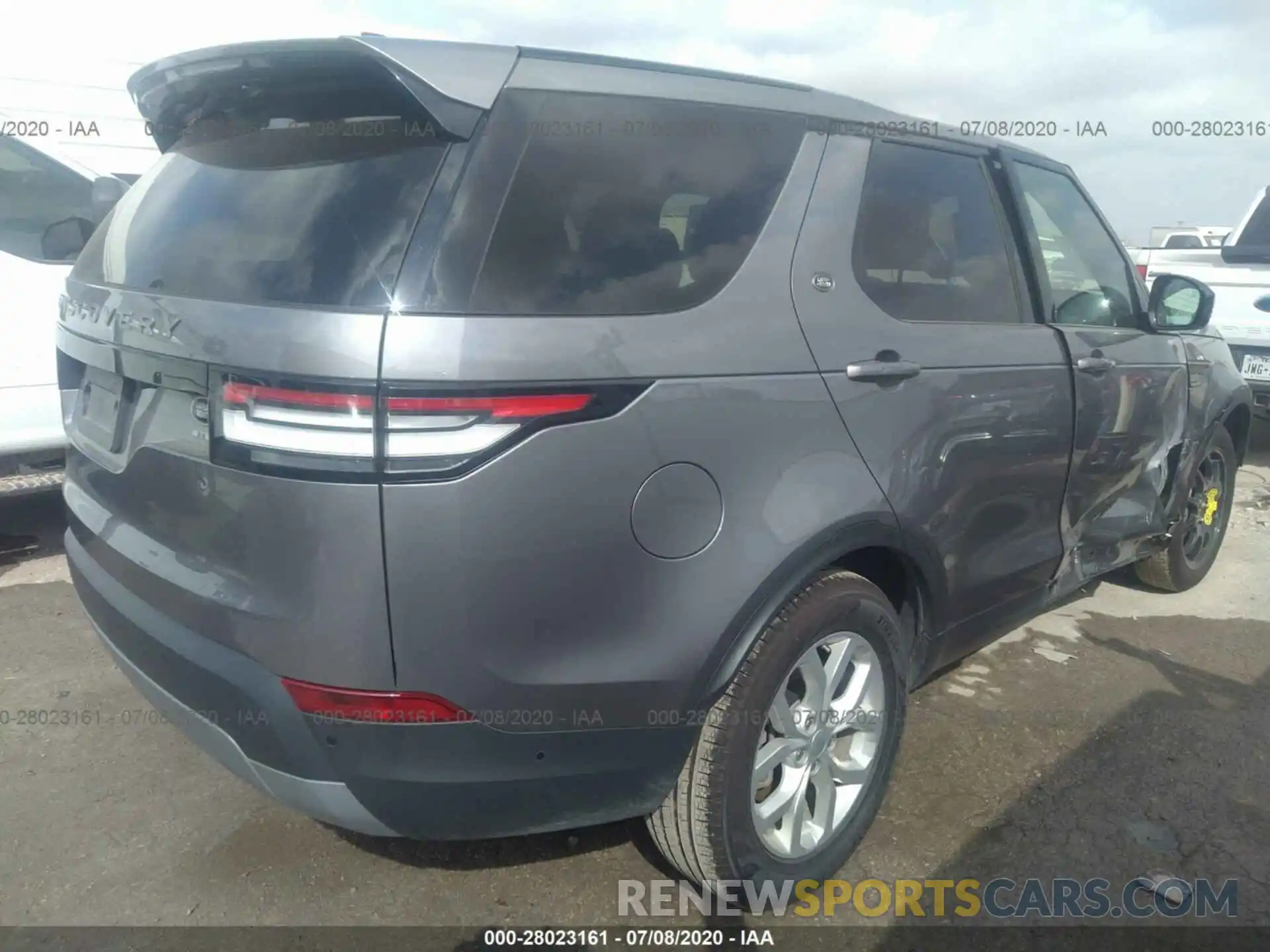 4 Photograph of a damaged car SALRG2RV5L2428905 LAND ROVER DISCOVERY 2020