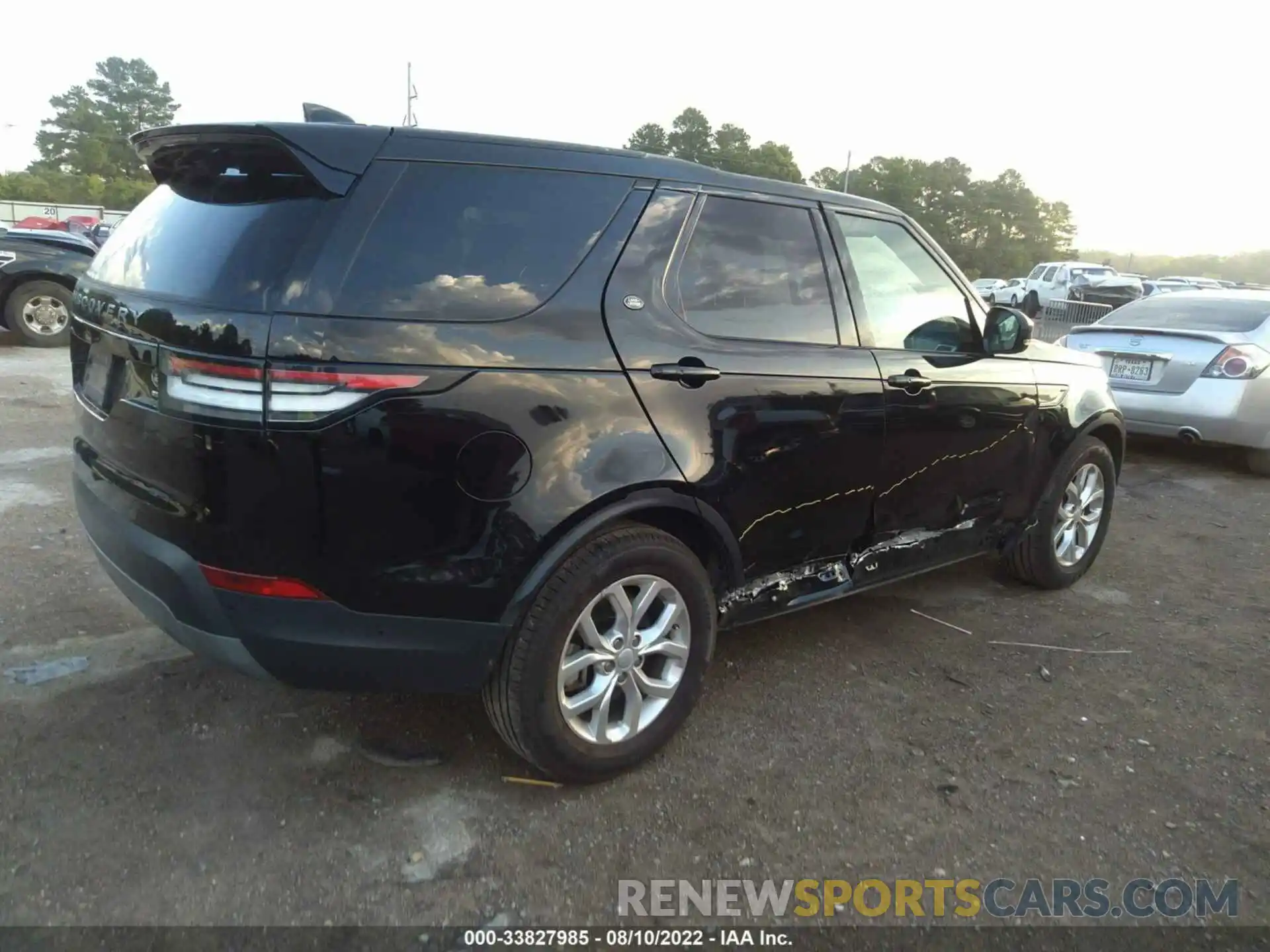 4 Photograph of a damaged car SALRG2RV6L2424216 LAND ROVER DISCOVERY 2020