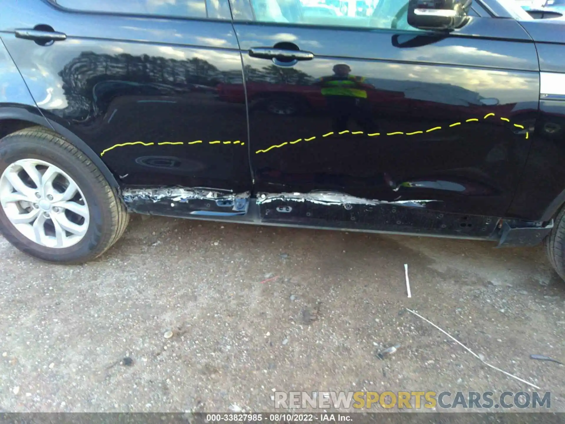 6 Photograph of a damaged car SALRG2RV6L2424216 LAND ROVER DISCOVERY 2020