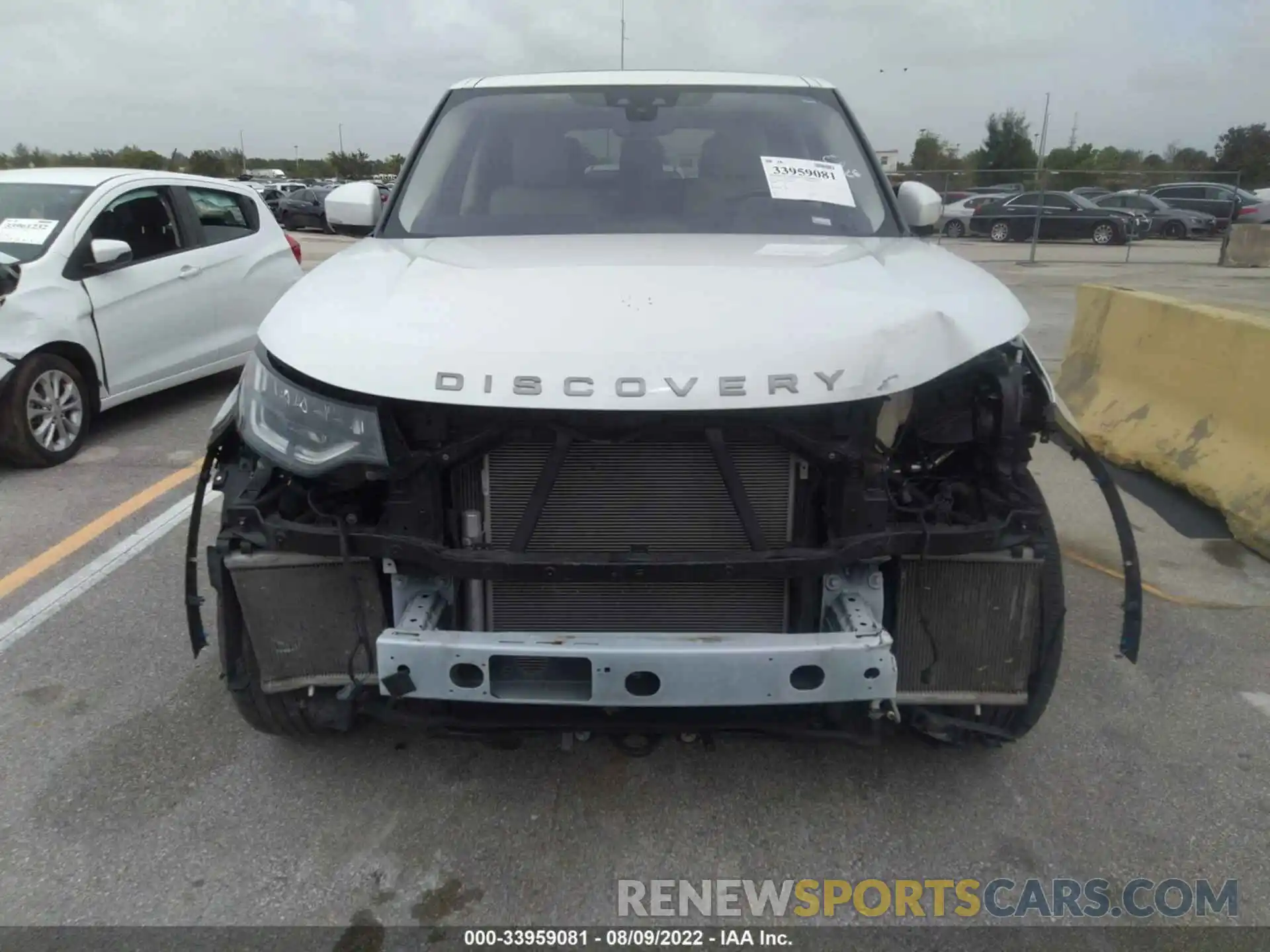 6 Photograph of a damaged car SALRG2RV7L2428419 LAND ROVER DISCOVERY 2020