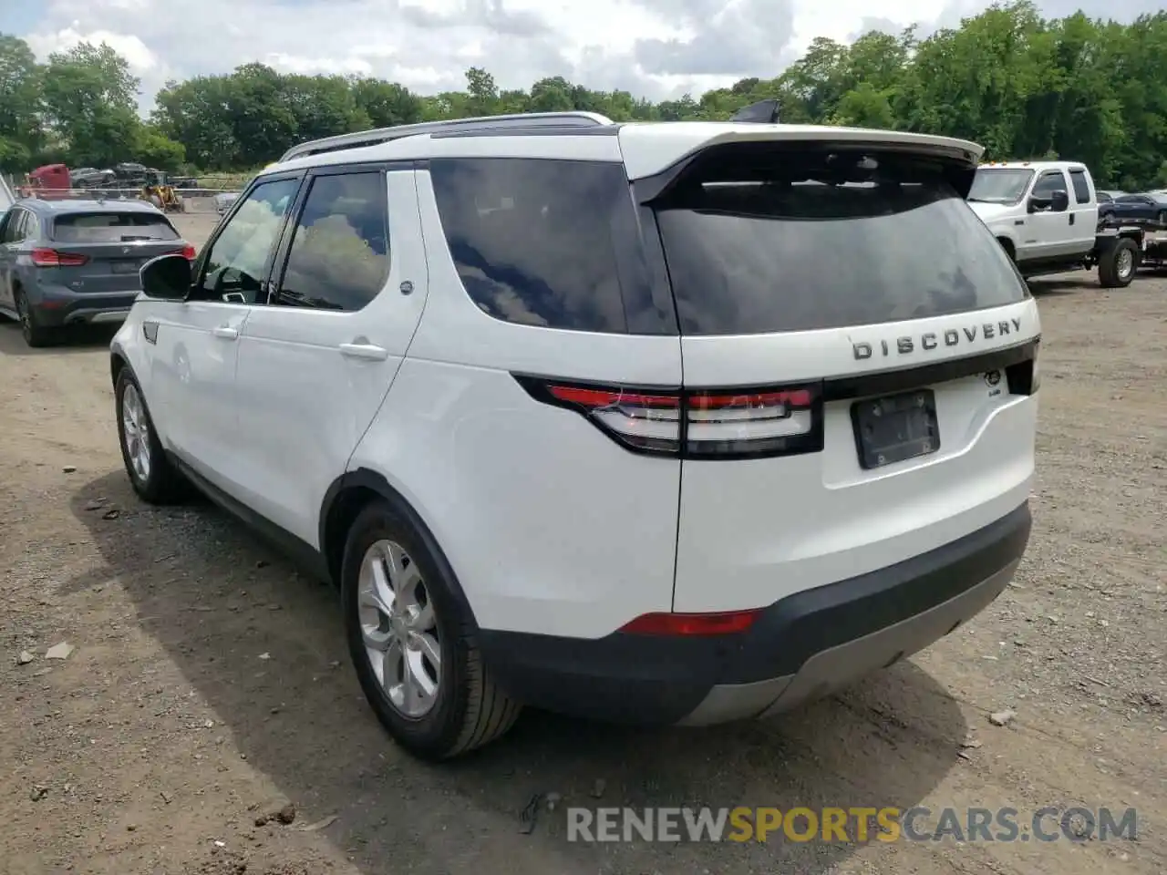 3 Photograph of a damaged car SALRG2RV8L2428901 LAND ROVER DISCOVERY 2020