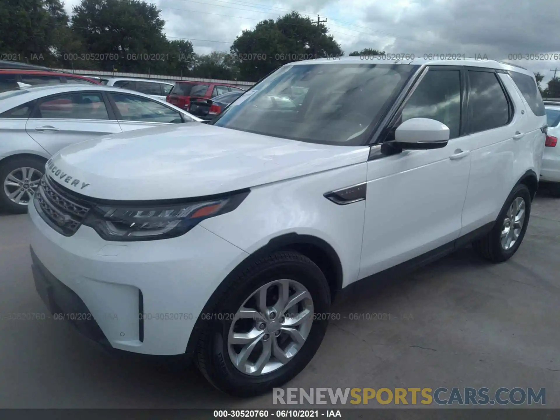 2 Photograph of a damaged car SALRG2RV9L2424792 LAND ROVER DISCOVERY 2020