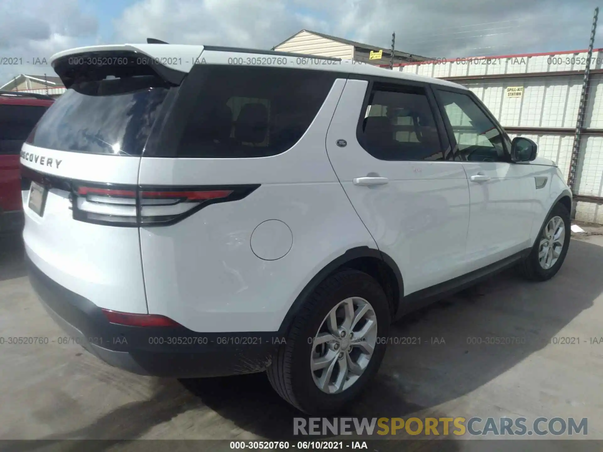 4 Photograph of a damaged car SALRG2RV9L2424792 LAND ROVER DISCOVERY 2020