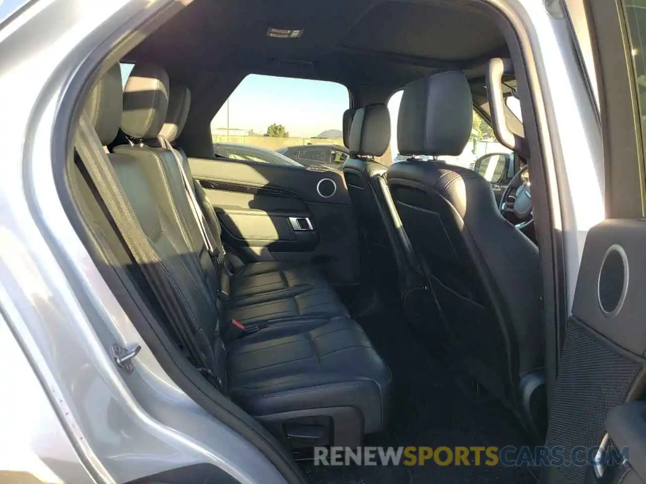 11 Photograph of a damaged car SALRG2RVXL2428074 LAND ROVER DISCOVERY 2020