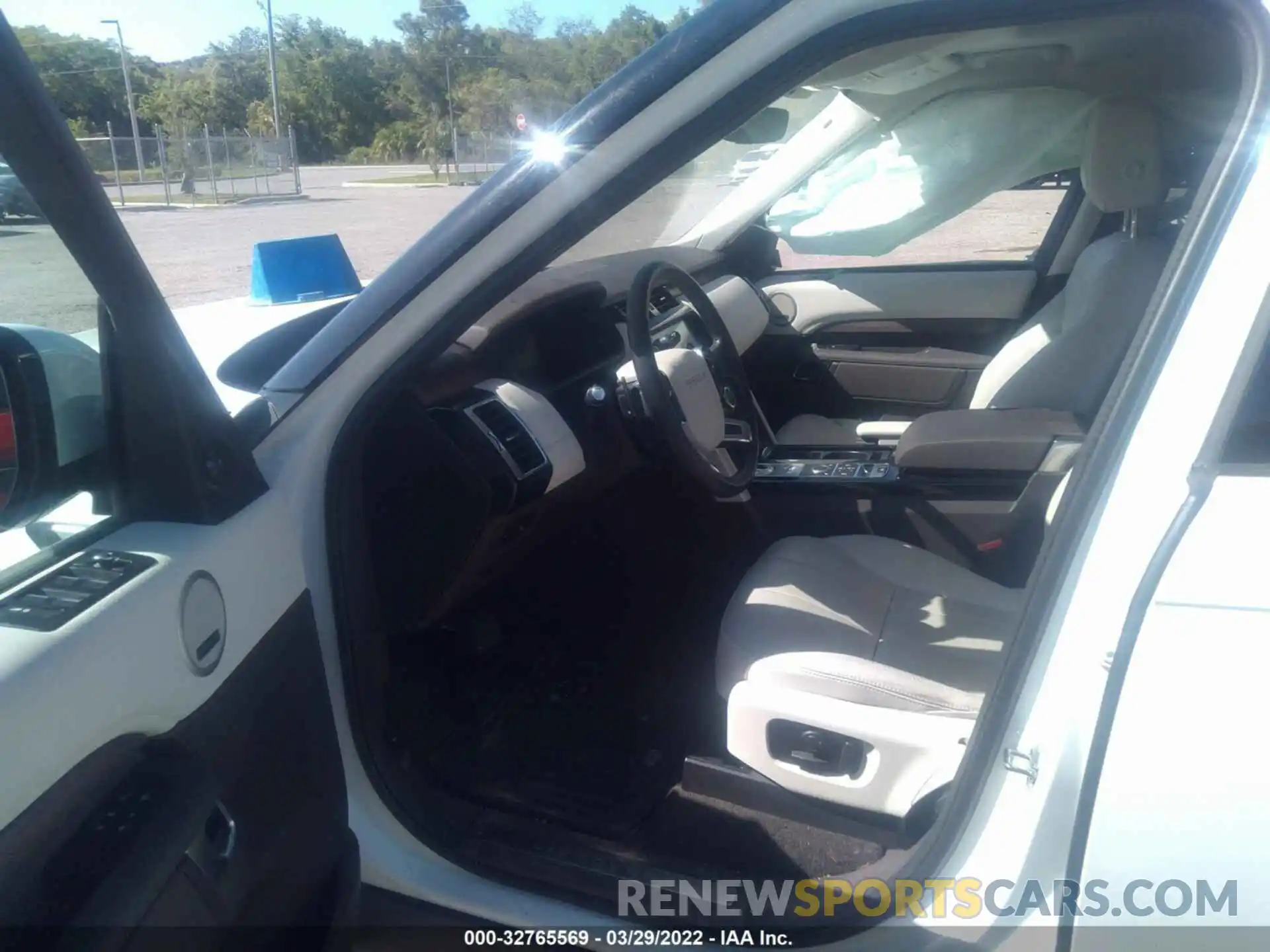 5 Photograph of a damaged car SALRR2RV2L2417757 LAND ROVER DISCOVERY 2020