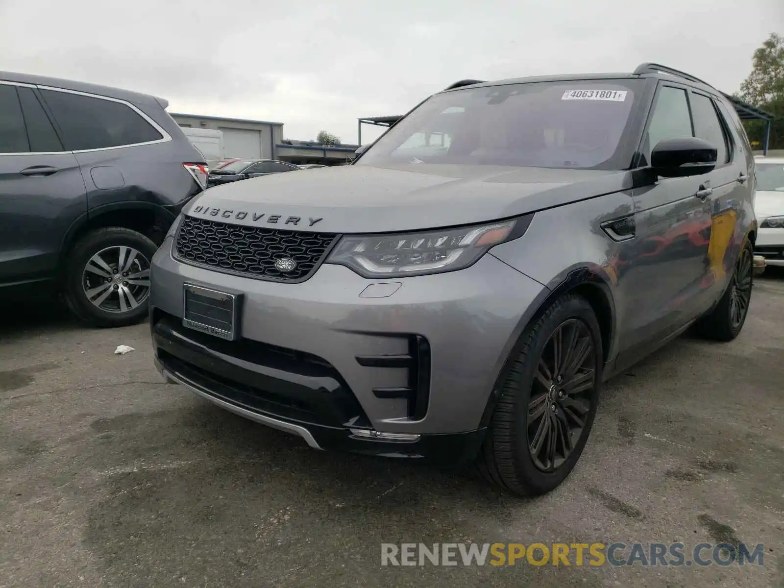 2 Фотография поврежденного автомобиля SALRR2RV3L2420702 LAND ROVER DISCOVERY 2020