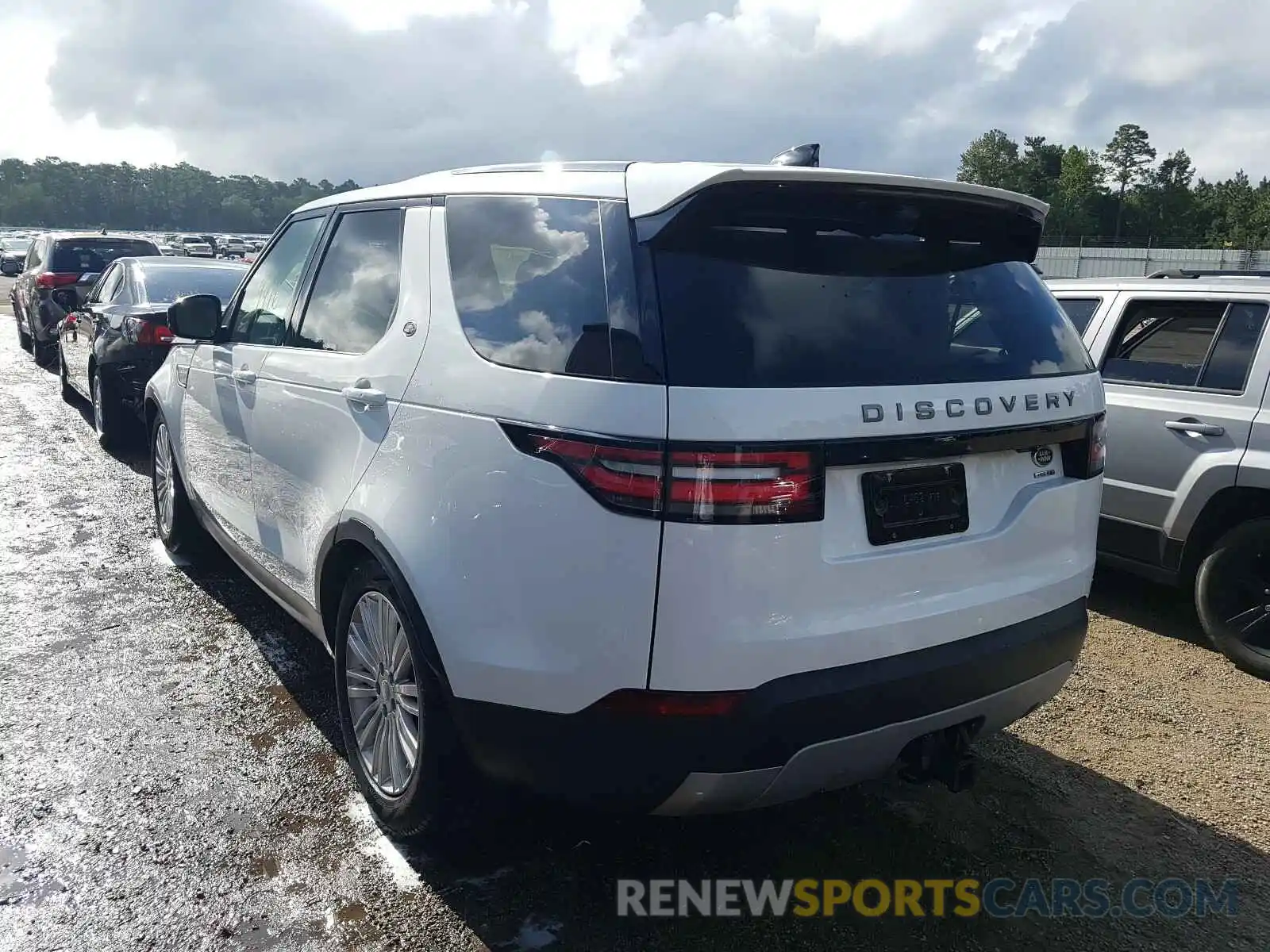 3 Photograph of a damaged car SALRR2RV5L2432091 LAND ROVER DISCOVERY 2020