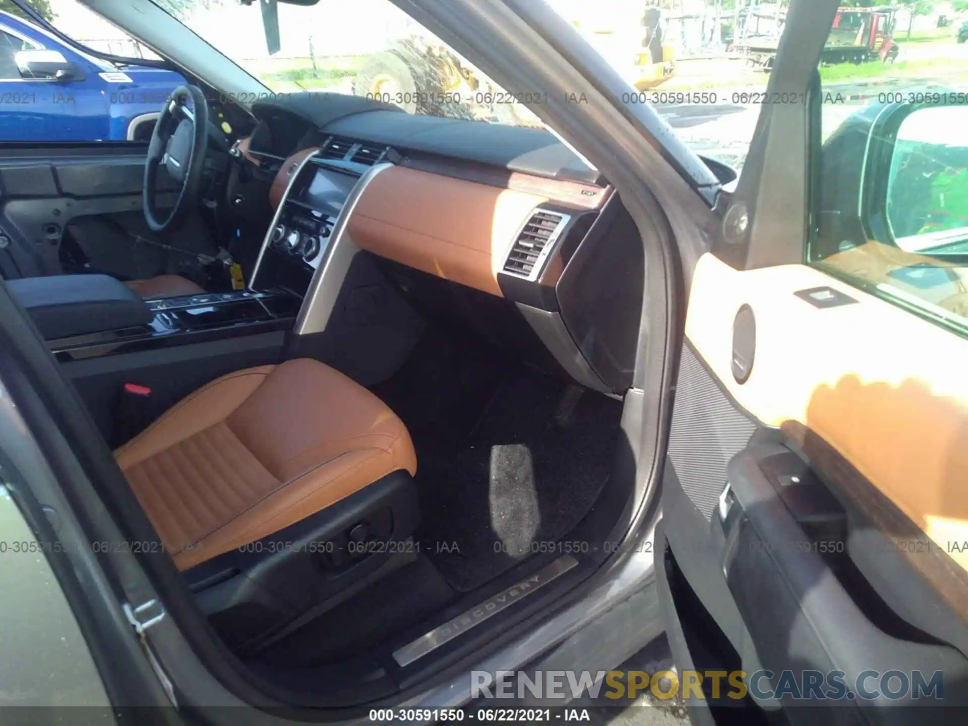 5 Photograph of a damaged car SALRT2RK0L2415688 LAND ROVER DISCOVERY 2020