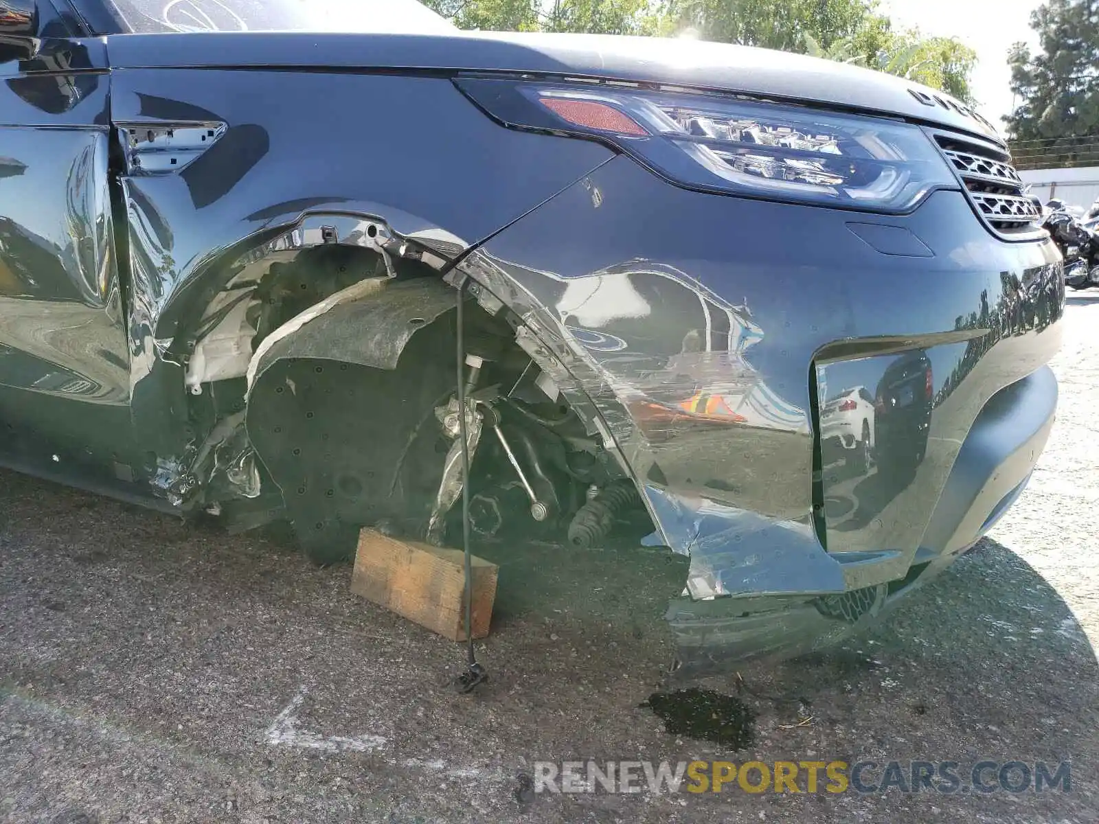 9 Photograph of a damaged car SALRT2RK6L2432303 LAND ROVER DISCOVERY 2020