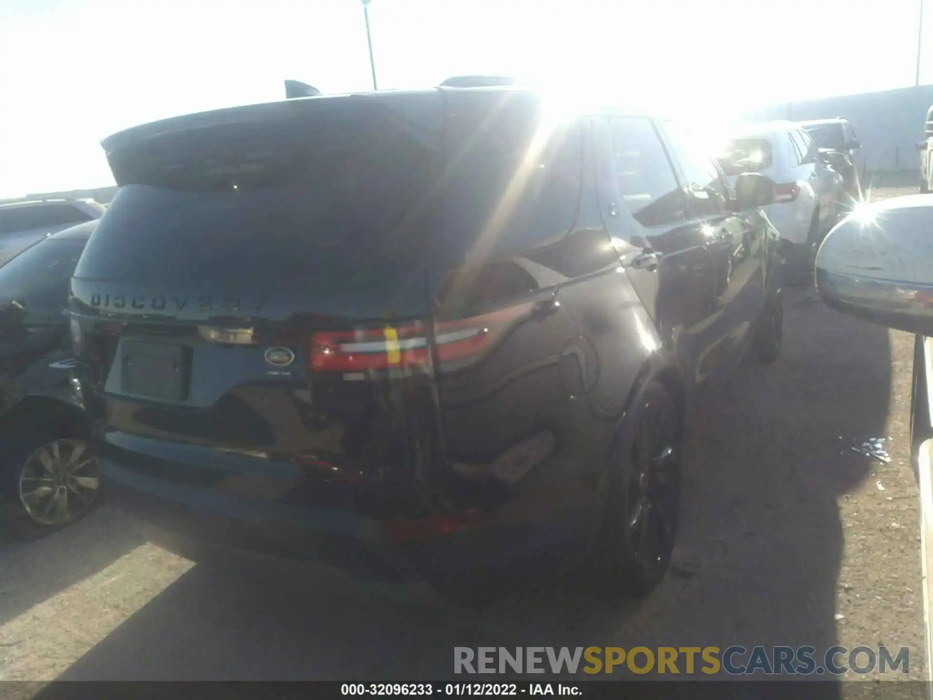 4 Photograph of a damaged car SALRT2RV2L2433524 LAND ROVER DISCOVERY 2020