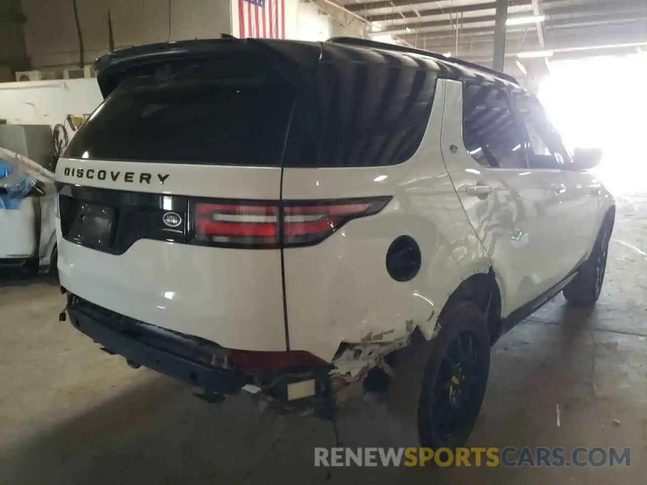 4 Photograph of a damaged car SALRU2RV3L2442049 LAND ROVER DISCOVERY 2020