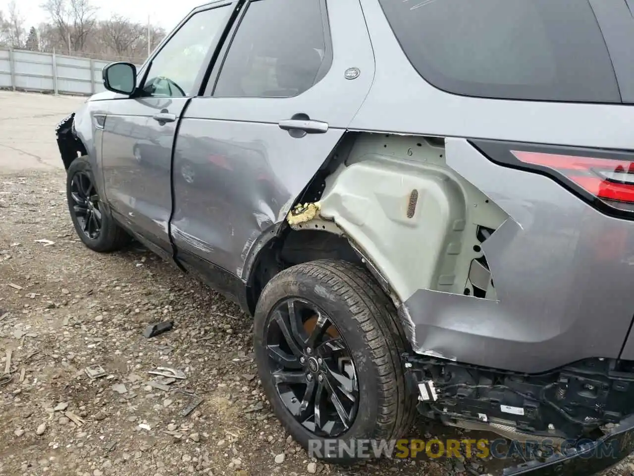 9 Photograph of a damaged car SALRU2RV4L2427012 LAND ROVER DISCOVERY 2020