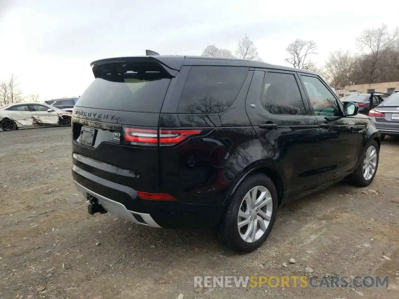 4 Photograph of a damaged car SALRU2RV5L2423714 LAND ROVER DISCOVERY 2020