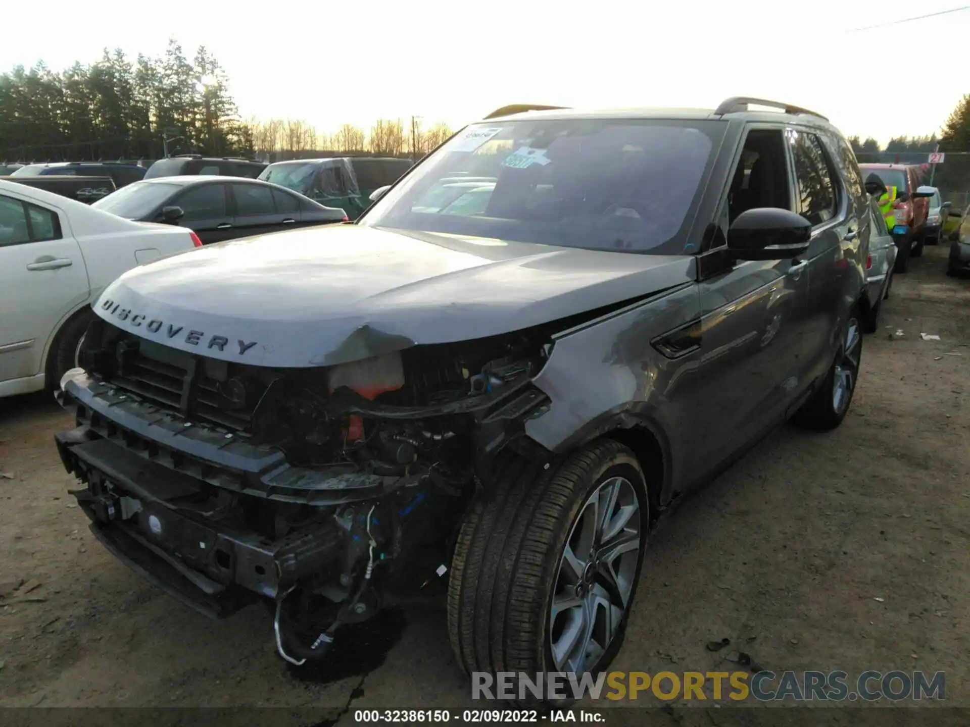 2 Фотография поврежденного автомобиля SALRU2RV7L2416621 LAND ROVER DISCOVERY 2020