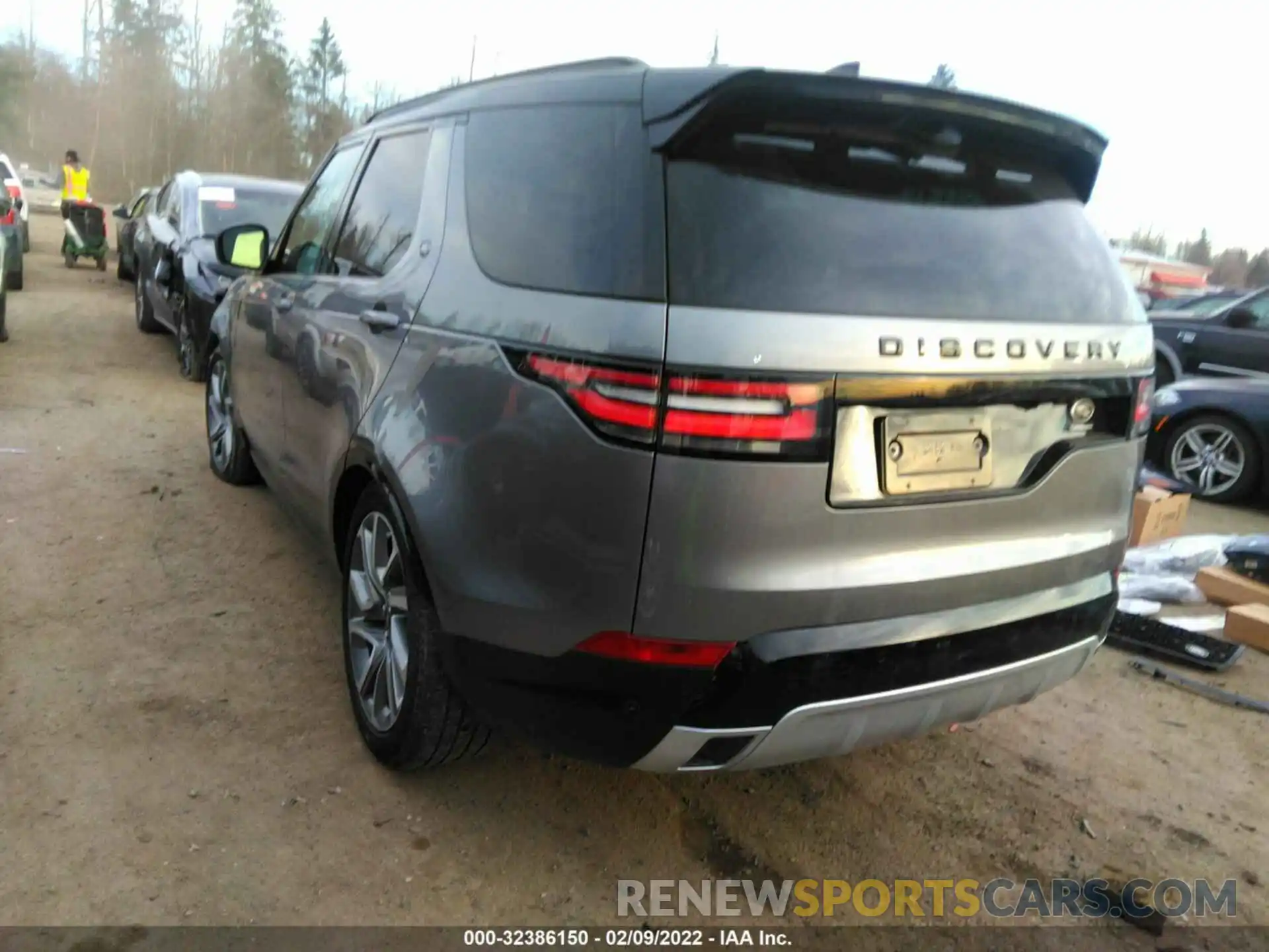 3 Photograph of a damaged car SALRU2RV7L2416621 LAND ROVER DISCOVERY 2020