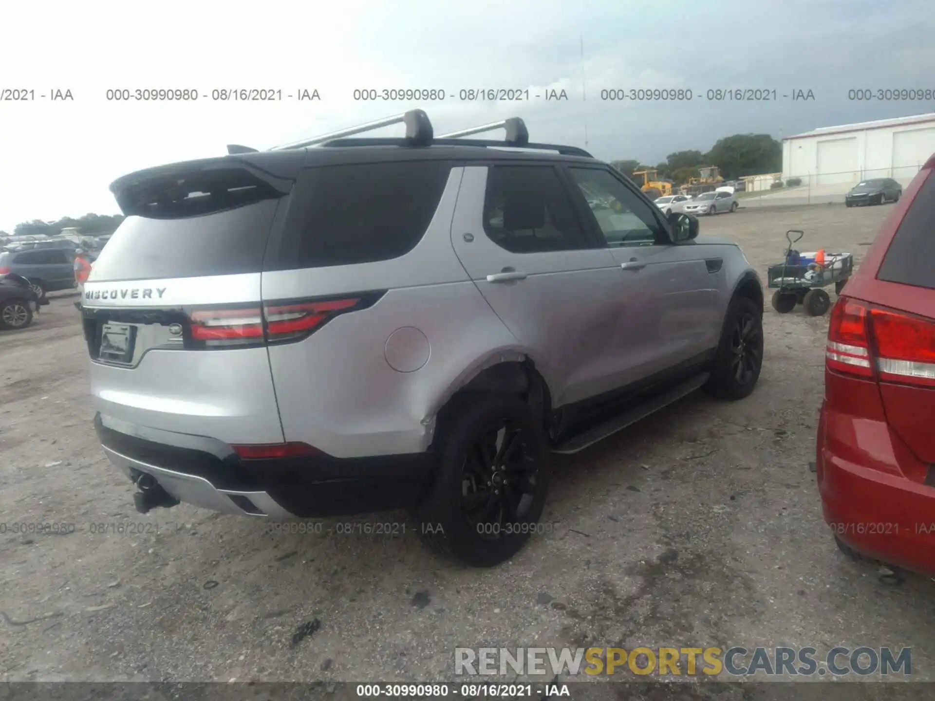 4 Photograph of a damaged car SALRU2RV9L2427328 LAND ROVER DISCOVERY 2020