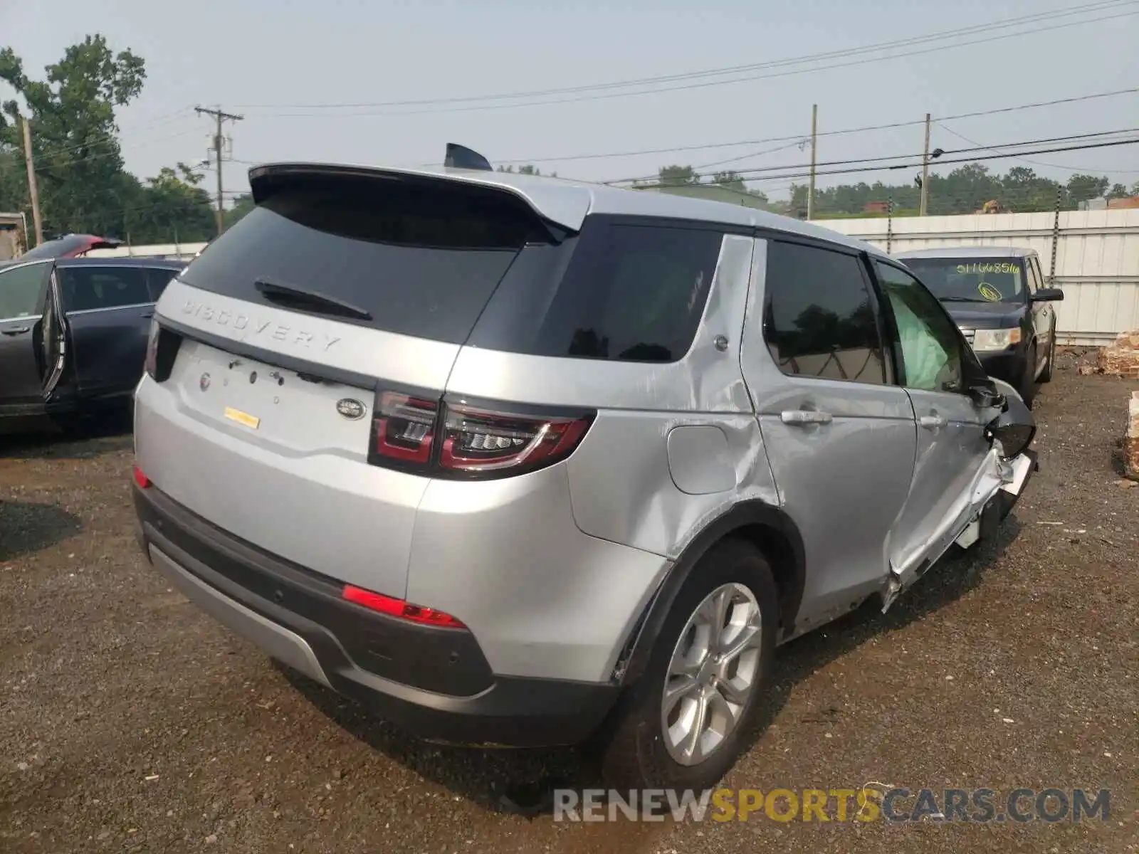 4 Photograph of a damaged car SALCJ2FX9MH885616 LAND ROVER DISCOVERY 2021