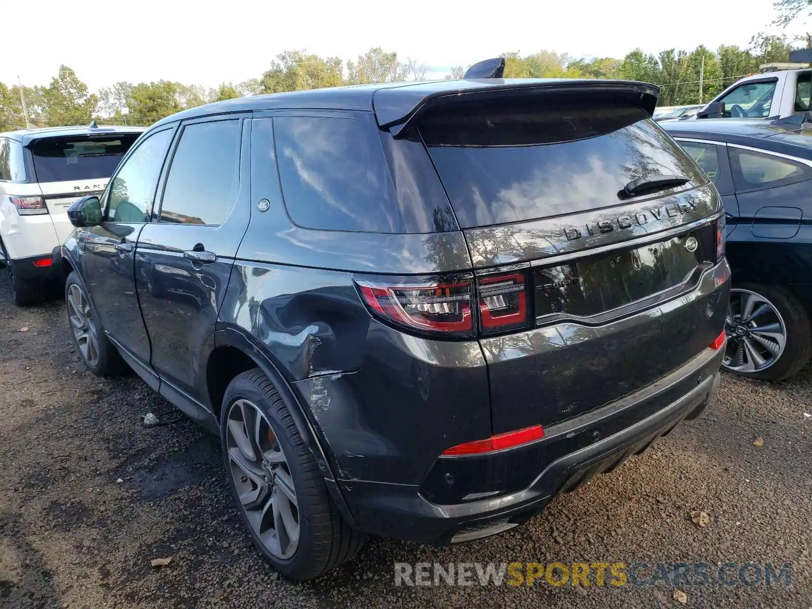 3 Photograph of a damaged car SALCL2FX2MH890652 LAND ROVER DISCOVERY 2021