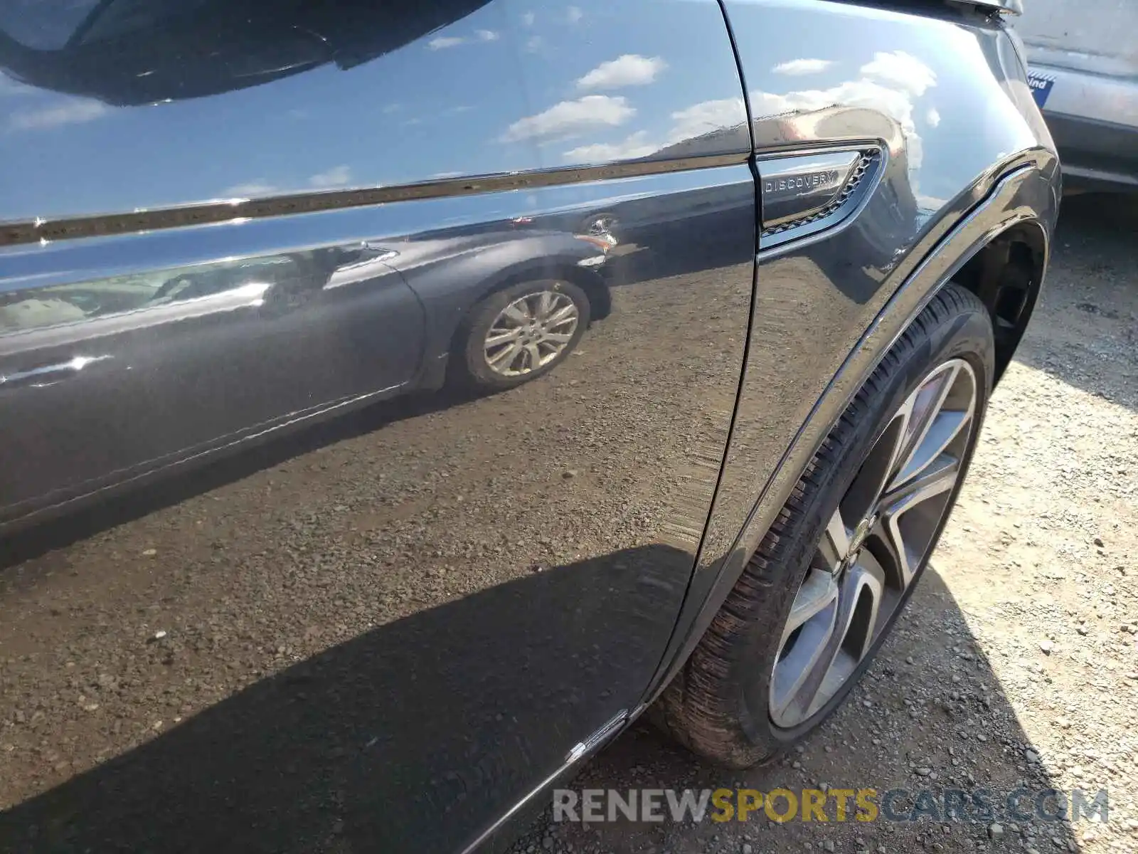 9 Photograph of a damaged car SALCL2FX2MH890652 LAND ROVER DISCOVERY 2021