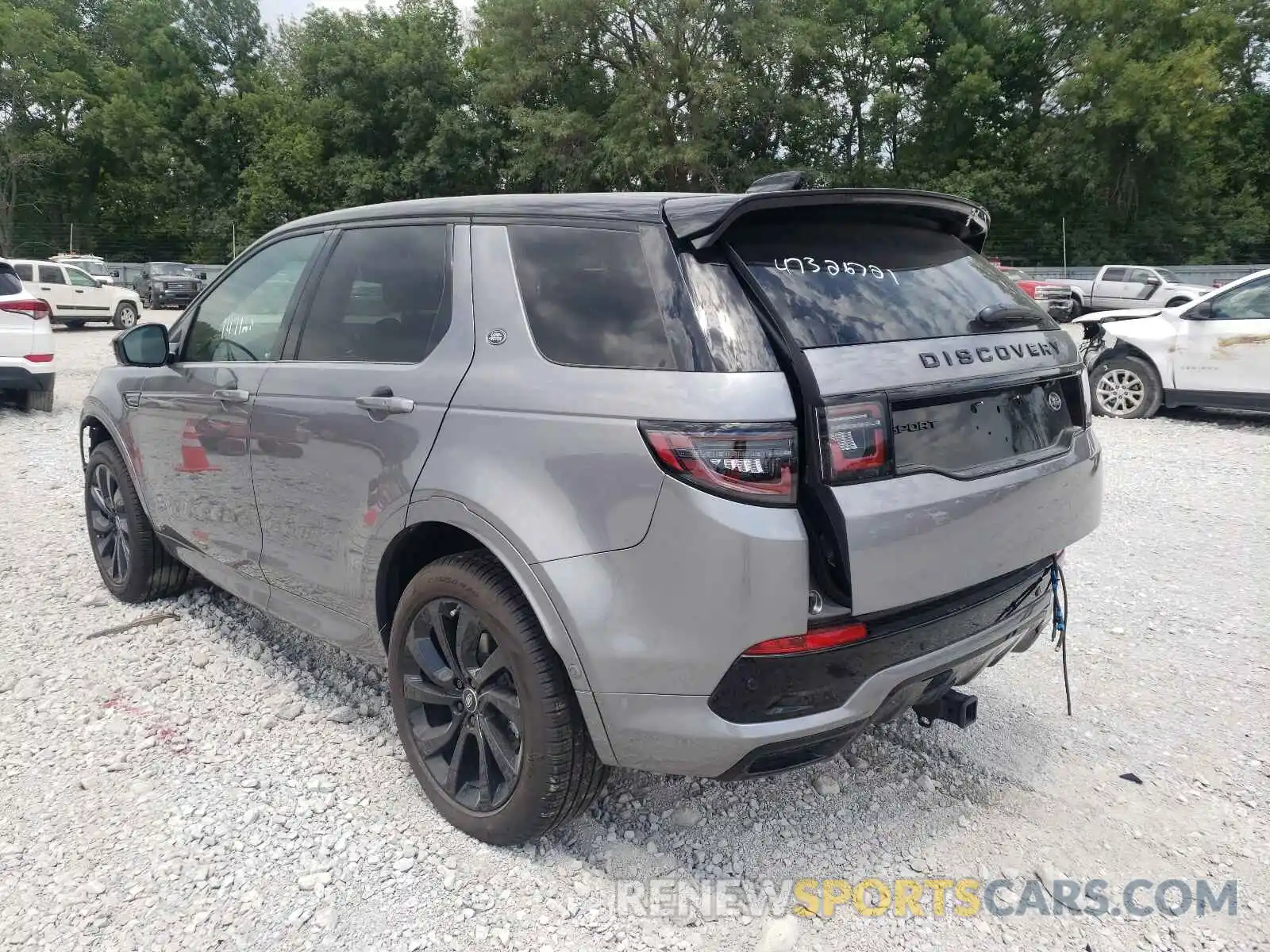 3 Photograph of a damaged car SALCL2FX8MH891062 LAND ROVER DISCOVERY 2021