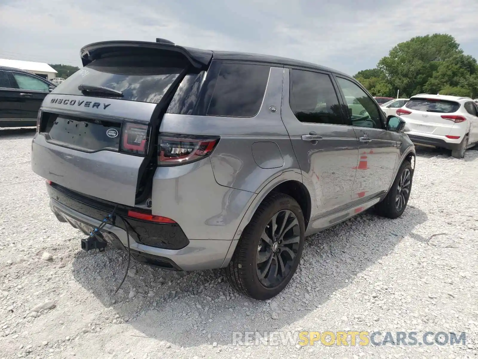 4 Photograph of a damaged car SALCL2FX8MH891062 LAND ROVER DISCOVERY 2021