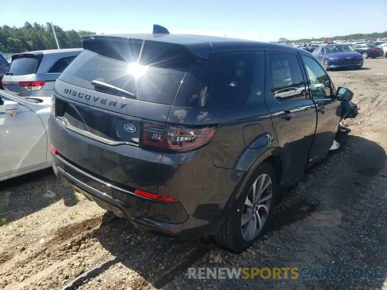 4 Photograph of a damaged car SALCL2FX9MH884282 LAND ROVER DISCOVERY 2021