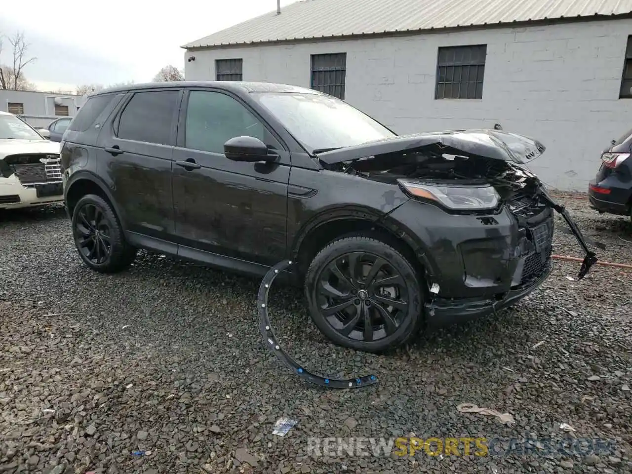 4 Photograph of a damaged car SALCP2FX8MH884245 LAND ROVER DISCOVERY 2021